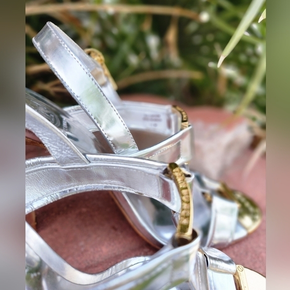 Tory Burch Metallic Gold Brouch Heels - Picture 12 of 13
